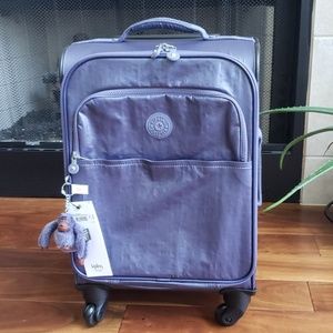 kipling luggage wheels